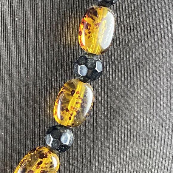 Vintage MCM Women Oval Amber Tortoise Shell Lucite & Black Beaded 24 in Necklace - Picture 3 of 7